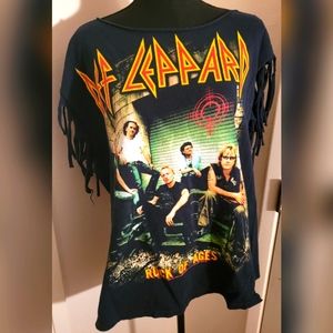 Vintage 2005 Def Leppard Distressed Tee Large